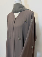 Load image into Gallery viewer, Regal Abaya- Mushiao Green