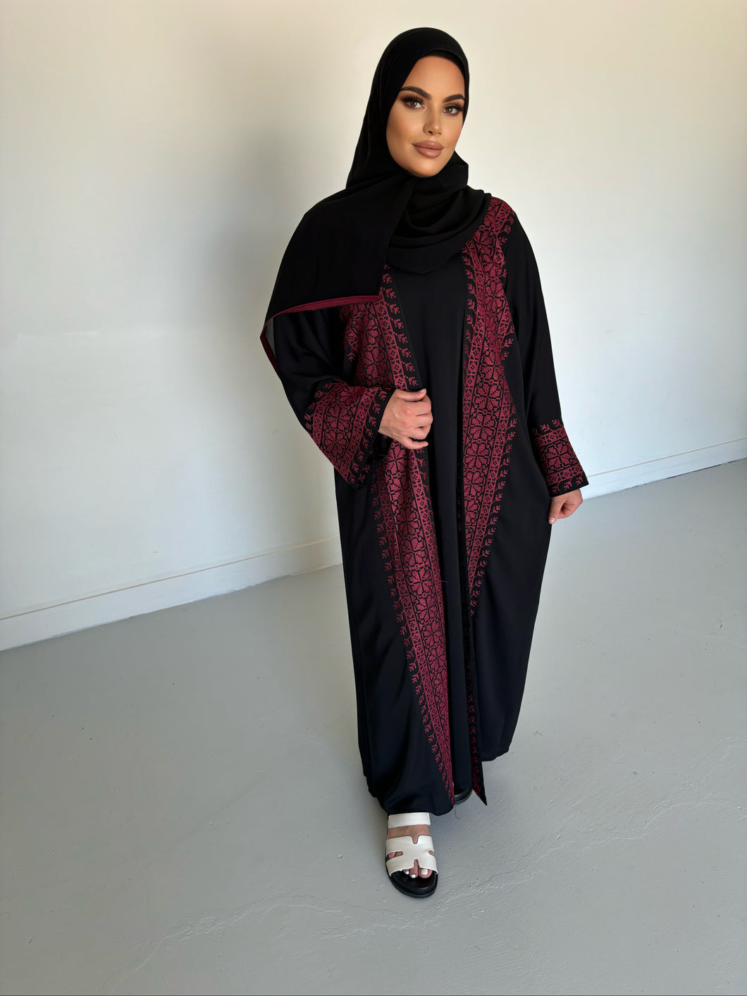 Yara Abaya  - U.A.E