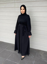 Load image into Gallery viewer, Lara Lux Abaya- Black