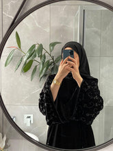 Load image into Gallery viewer, Ariana Velvet Abaya