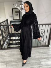 Load image into Gallery viewer, Ariana Velvet Abaya