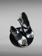 Load image into Gallery viewer, Kids Black Bow Shoes